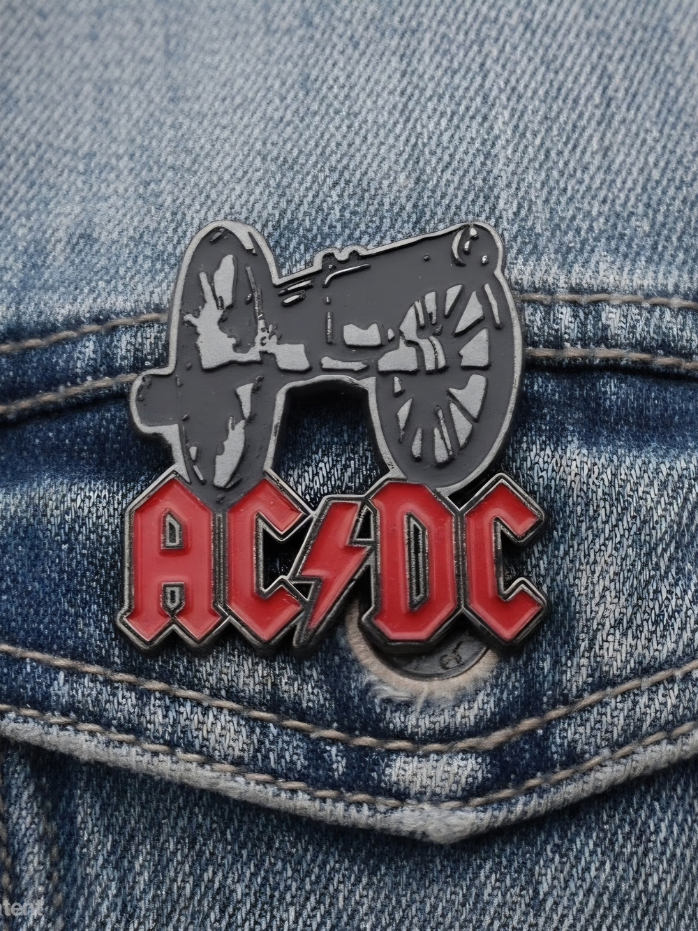 Vintage ACDC rock lapel/hat pin